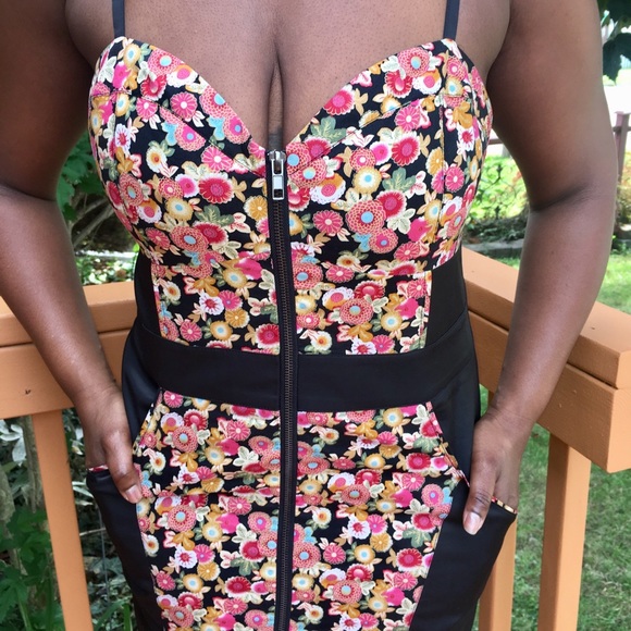Front Zipper Print Dress - Picture 3 of 7